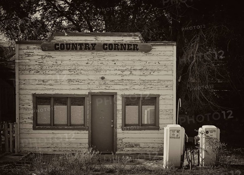 Abandoned petrol station on the legendary Burr Trail Road