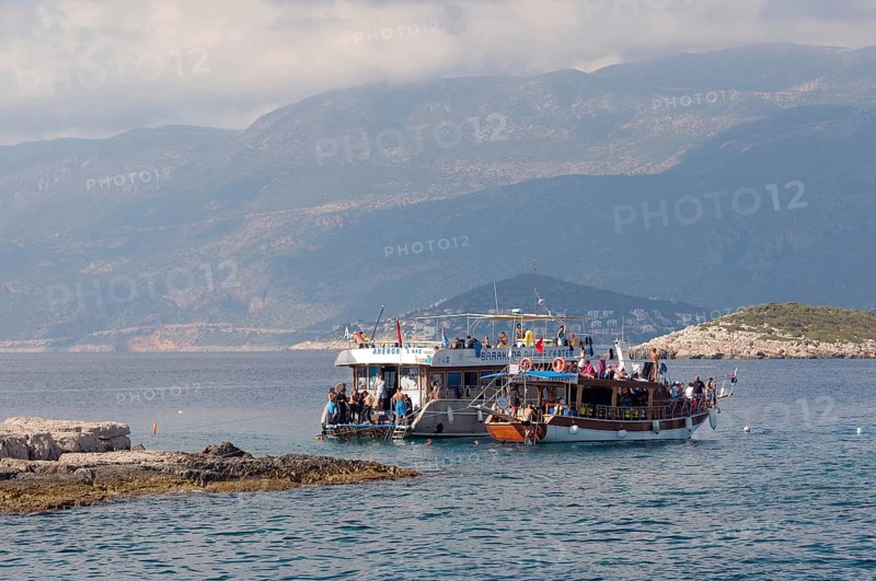 Diving boat