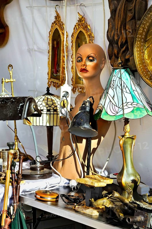Mannequin and lamps at the Auer Dult annual market