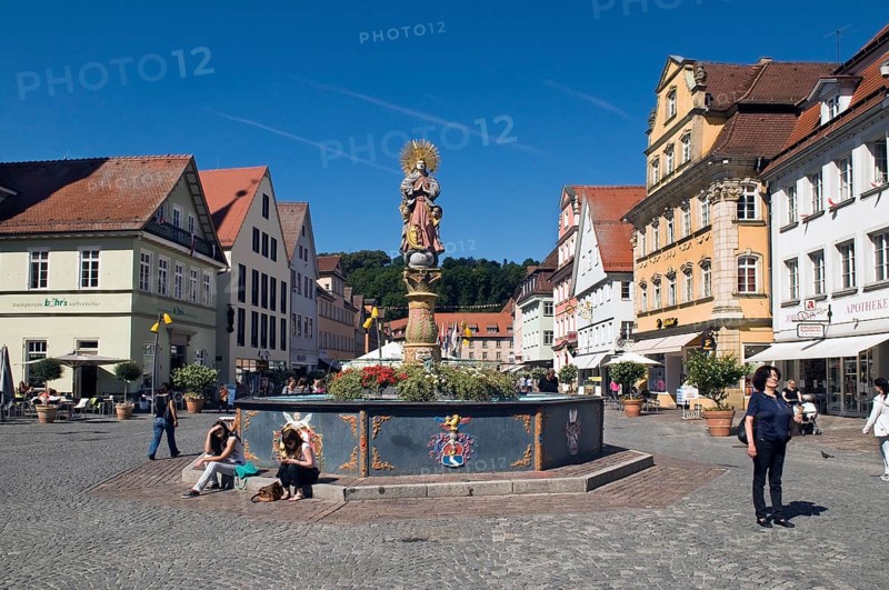Marienbrunnen fountain with column from the Renaissance