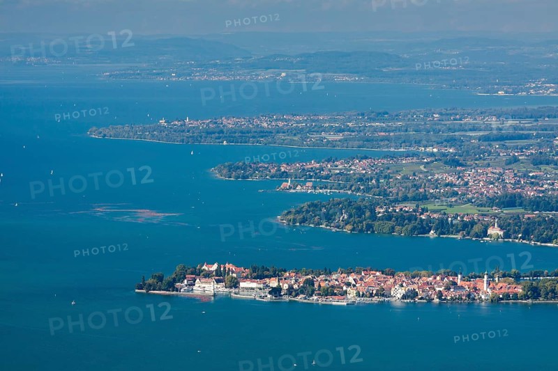 Lake Constance with Lindau island in the foreground and the communities Wasserburg