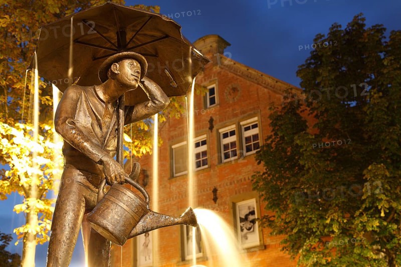 Hamballe Fountain with a statue of Hamballe