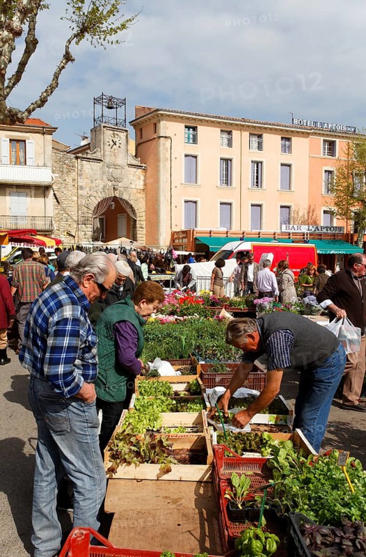Market in Apt city