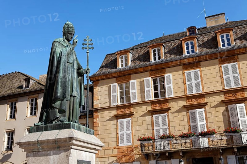 Statue of Pope Urban V in the town of Mende