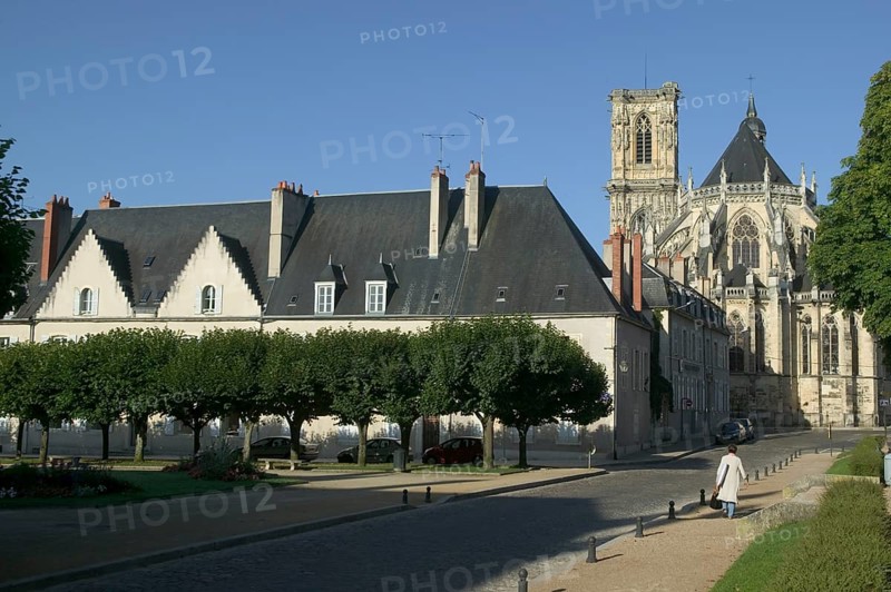 Saint-Cyr-et-Sainte-Juliette cathedral
