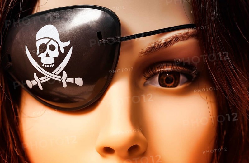 Shop-window mannequin wearing an eye patch