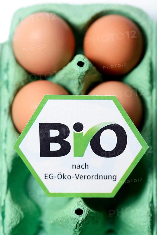 Hen's eggs with organic seal