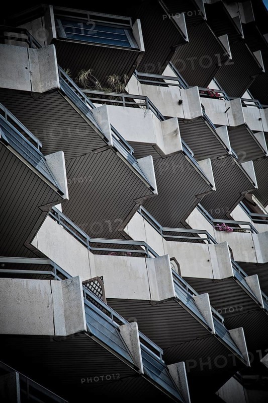Building detail in La Condamine