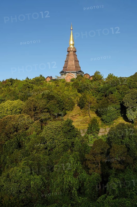 Phra Mahathat Naphamethinidon temple complex