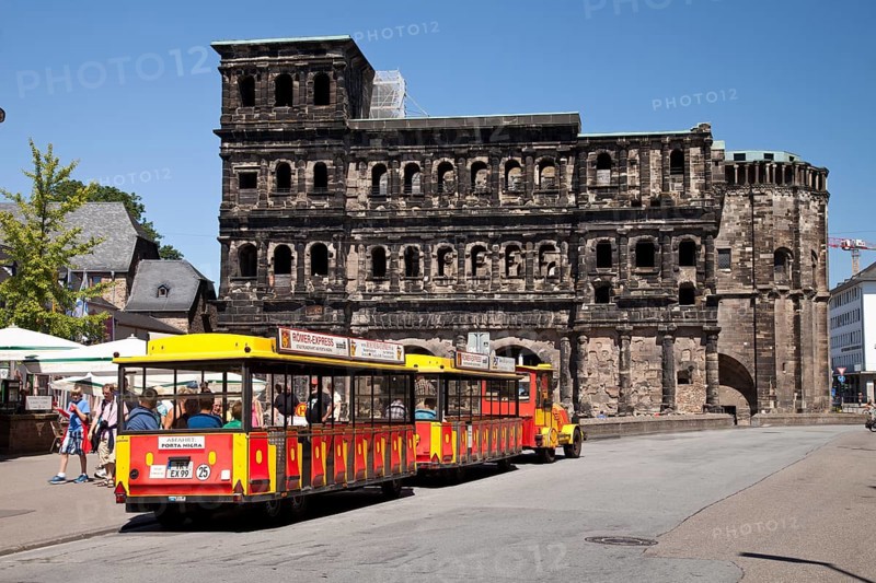 Roemer Express' sightseeing train in front of the Porta Nigra