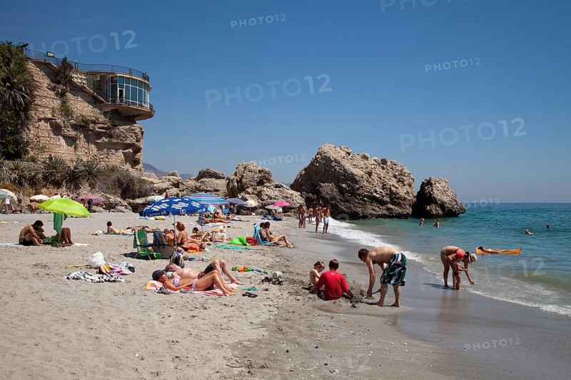Beach and the observation deck of Balcon de Europa