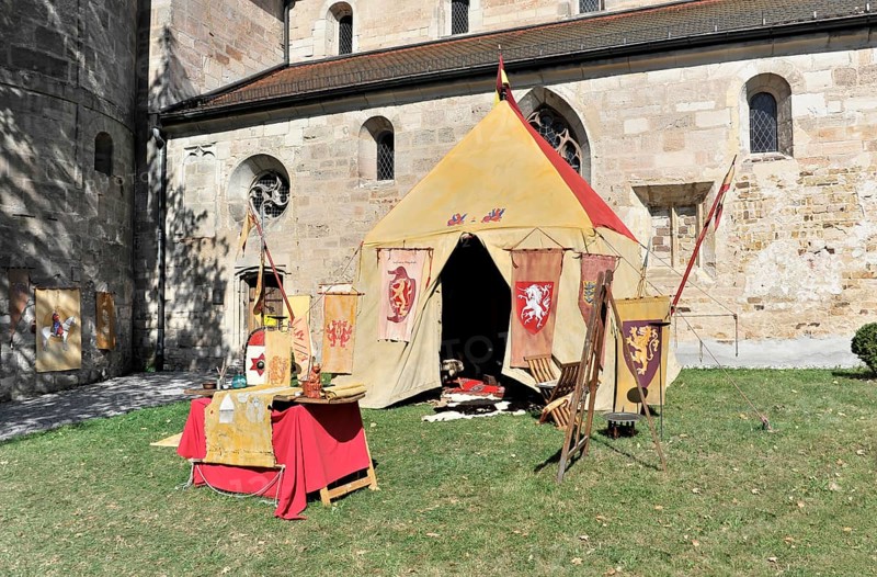 Knights' dwelling or knights' tent
