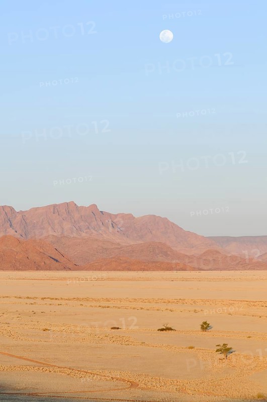 View towards the Naukluft Mountains