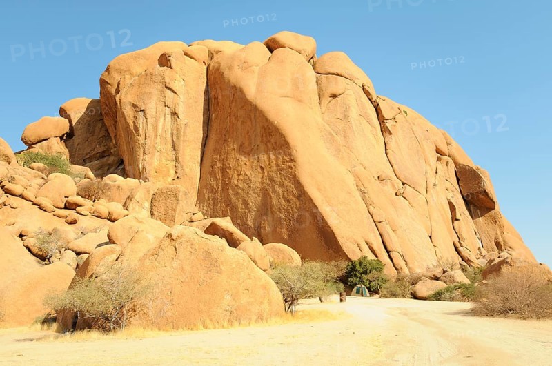 Savannah landscape with granite rocks of the Pontok Mountains