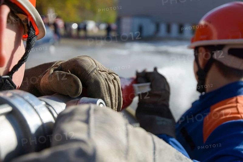 Final fire service drill of the young Stuttgart firefighters in autumn