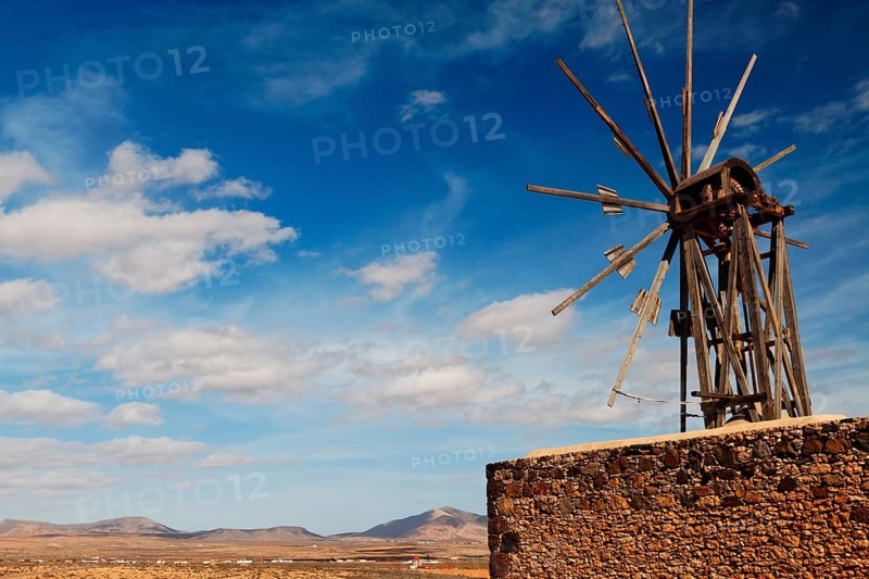 Windmill in Valles de Ortega