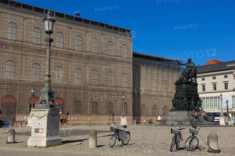 Max-Joseph-platz square
