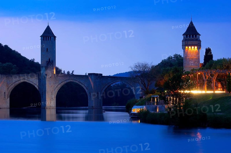 Pont Valentre bridge at Dusk