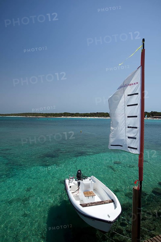 Sailing boat