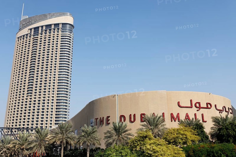 Dubai Mall shopping centre in front of the highrise-building The Address