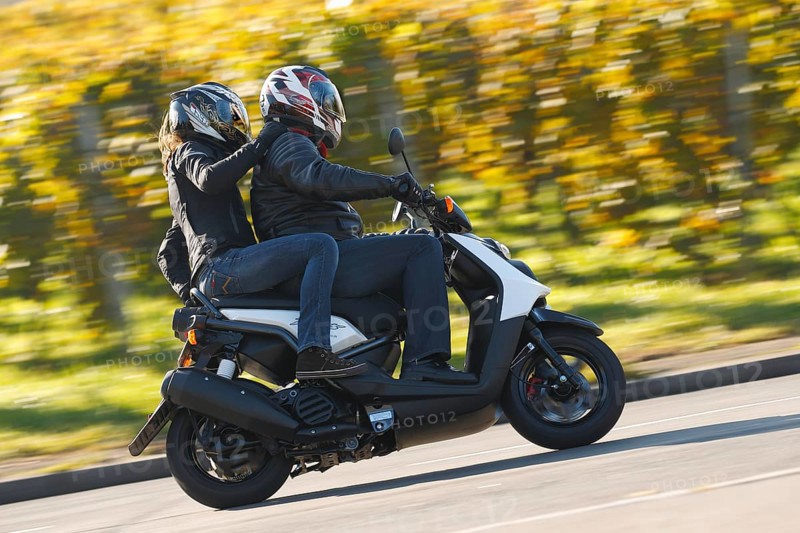 Yamaha BWs 125 motor scooter