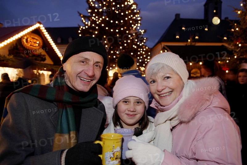 Granddaughter and Grandparents and at the Christmas market in Annaberg-Buchholz