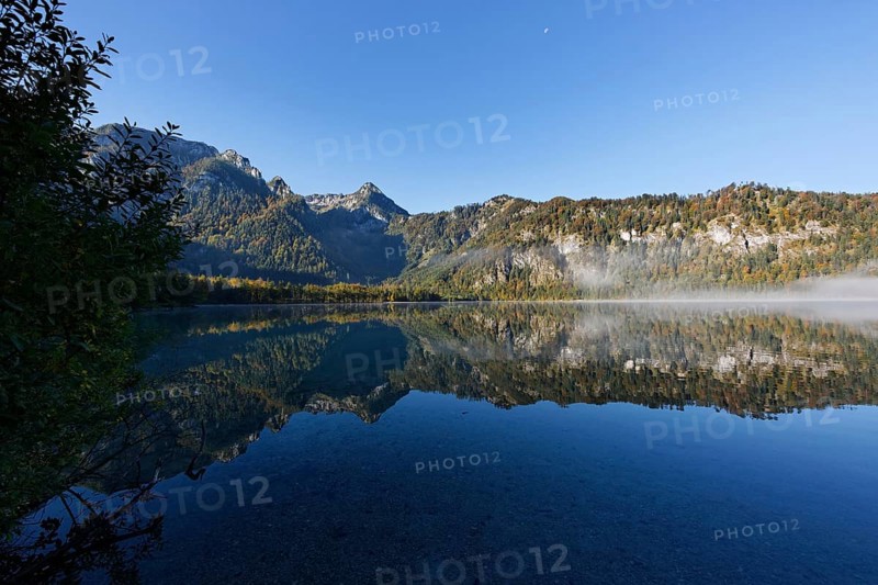 Early morning on lake Offensee