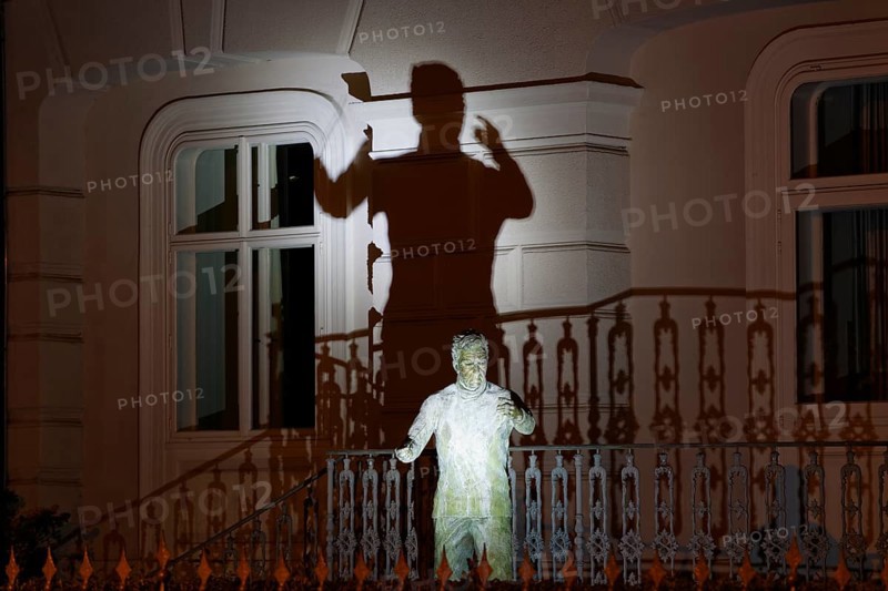 Memorial for Herbert von Karajan in front of his parental home on Elisabethkai