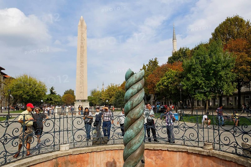 Serpentine Column