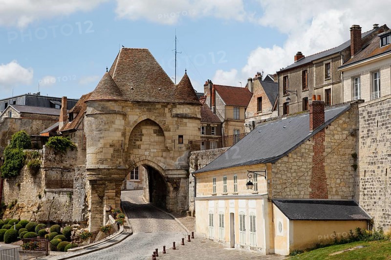 City walls with the Porte d Ardon gate