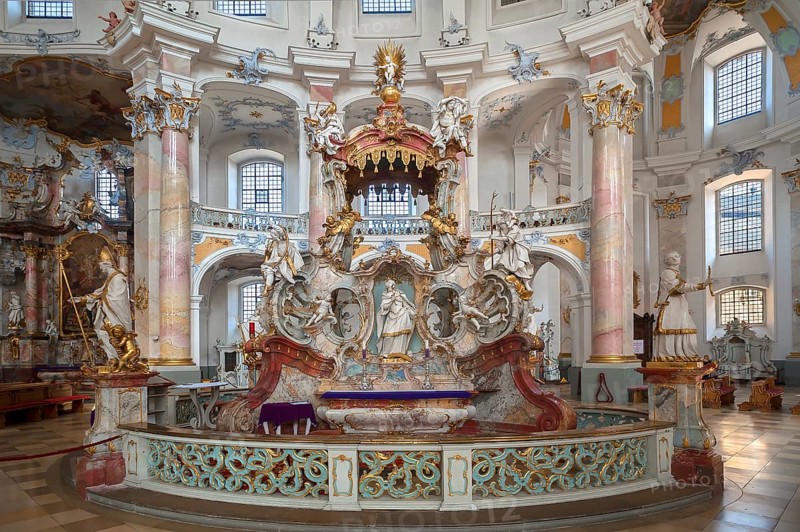 Altar of grace with the representations of the 14 holy helpers