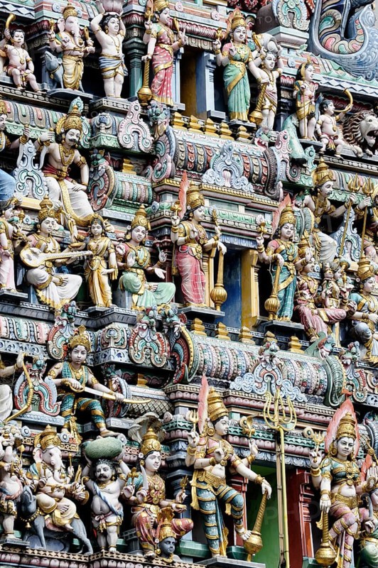 Figures at the entrance of a Hindu temple
