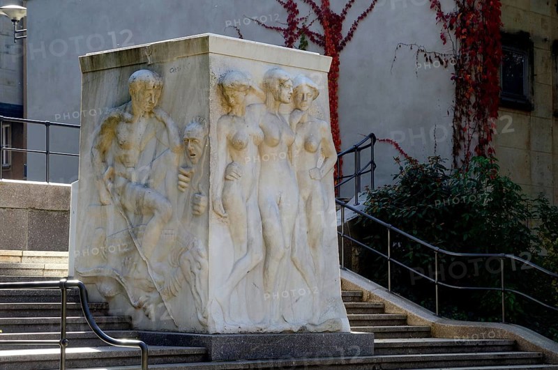 Stairs by Max Klinger with the Richard Wagner monument