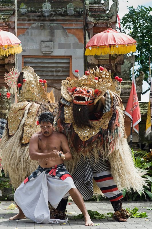 Barong and Kris dance performance