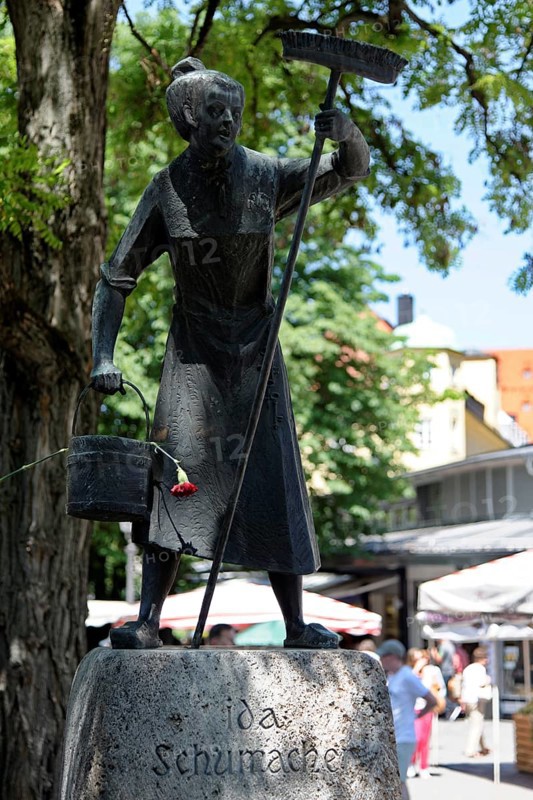 Statue of Ida Schumacher
