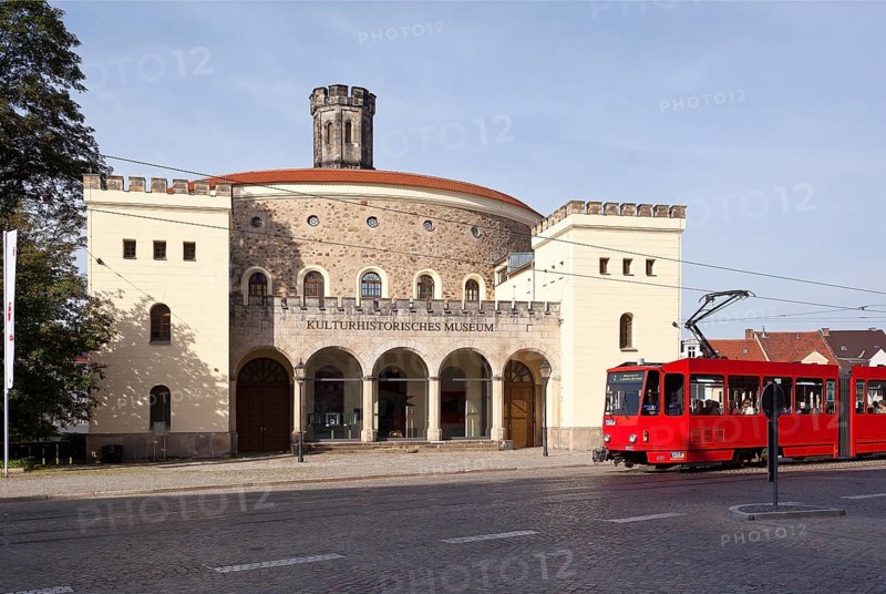 Kaisertrutz building on Demianiplatz square