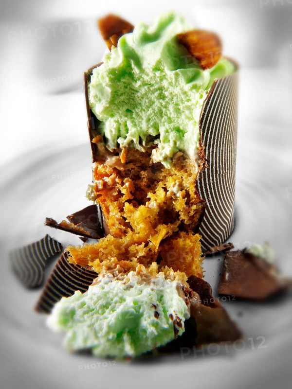 Individual chocolate cake with mint mousse