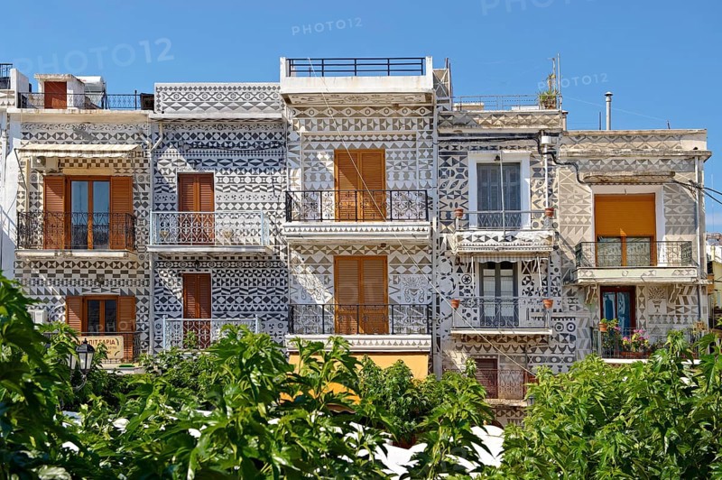 Xysta on the houses of the main square of Pygri