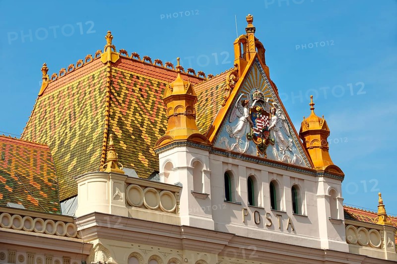Zsolnay ornamentation on the Posta post building