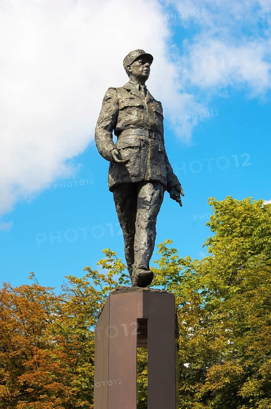Statue of Charles de Gaulle