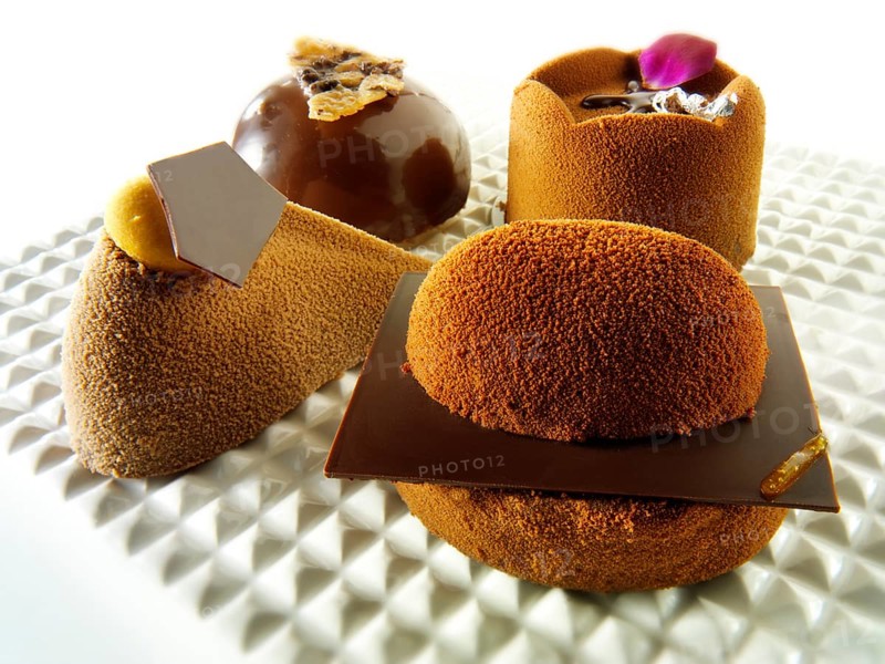 Chocolate cakes with a sponge case and chocolate filling