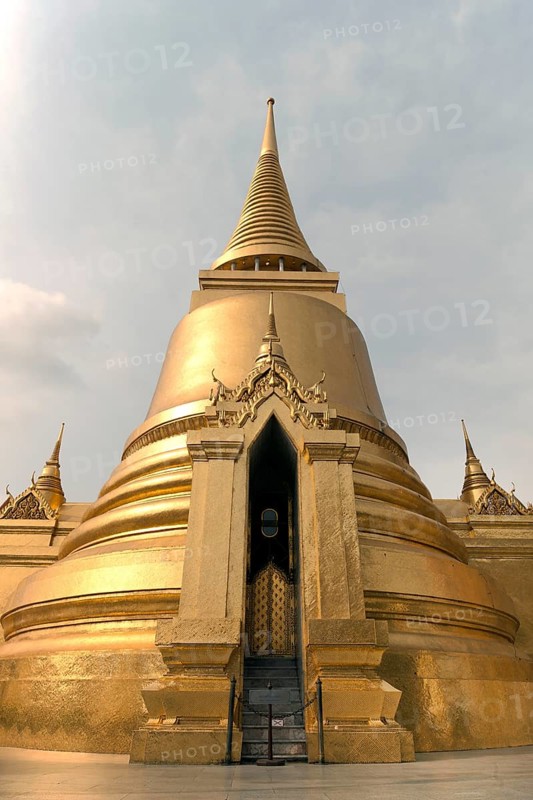 Entrance of Phra Sri Rattana Chedi