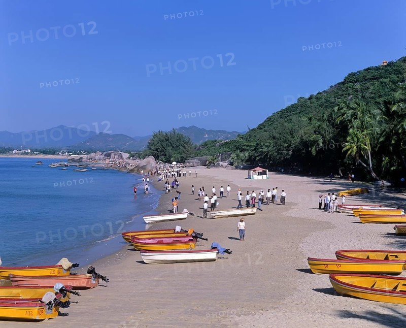 Boats on the Chinese Sea at Tianya Haijiao