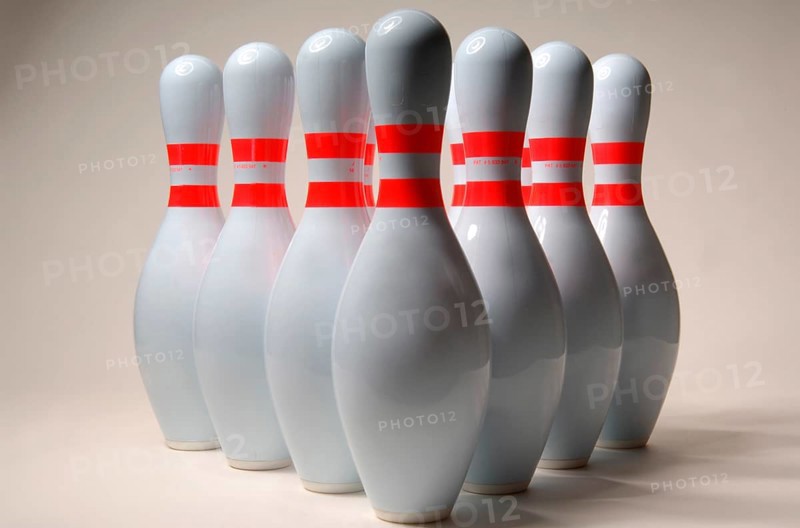 Bowling pins set up
