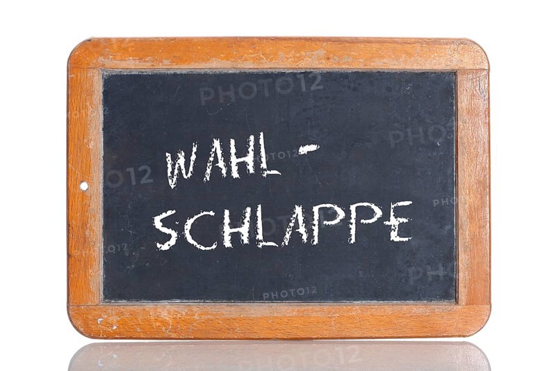 Old school blackboard with the term WAHLSCHLAPPE