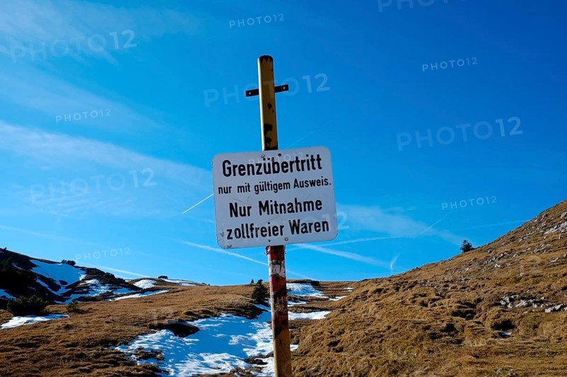 Border sign between Bavaria and Austria