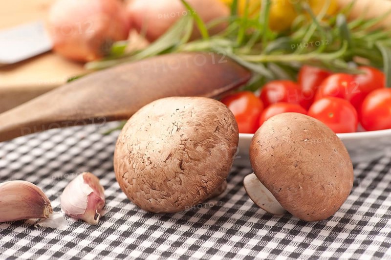 Chestnut mushrooms