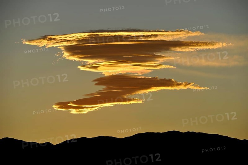 Formation of Sierra Wave Clouds