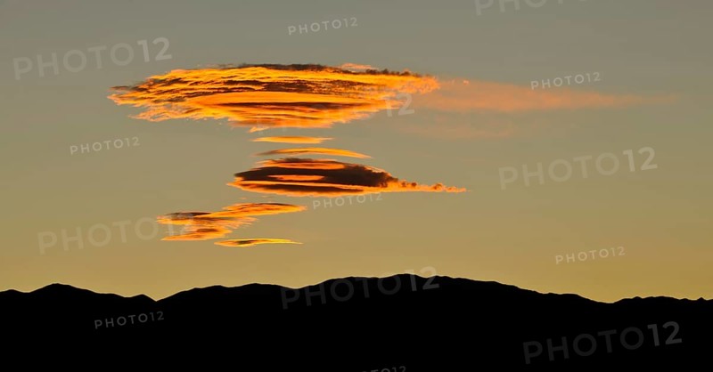Fully formed Sierra Wave Clouds