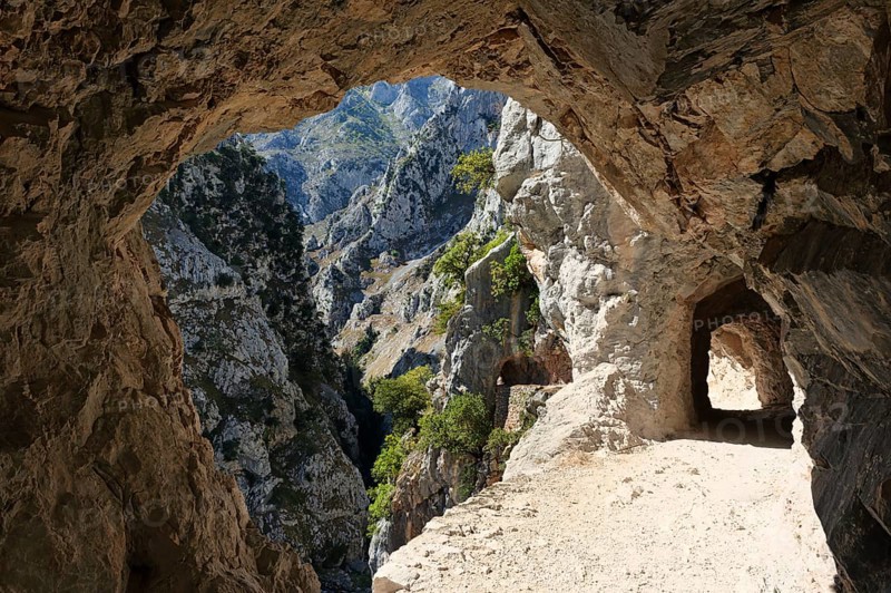 Hiking trail in Rio Cares Gorge
